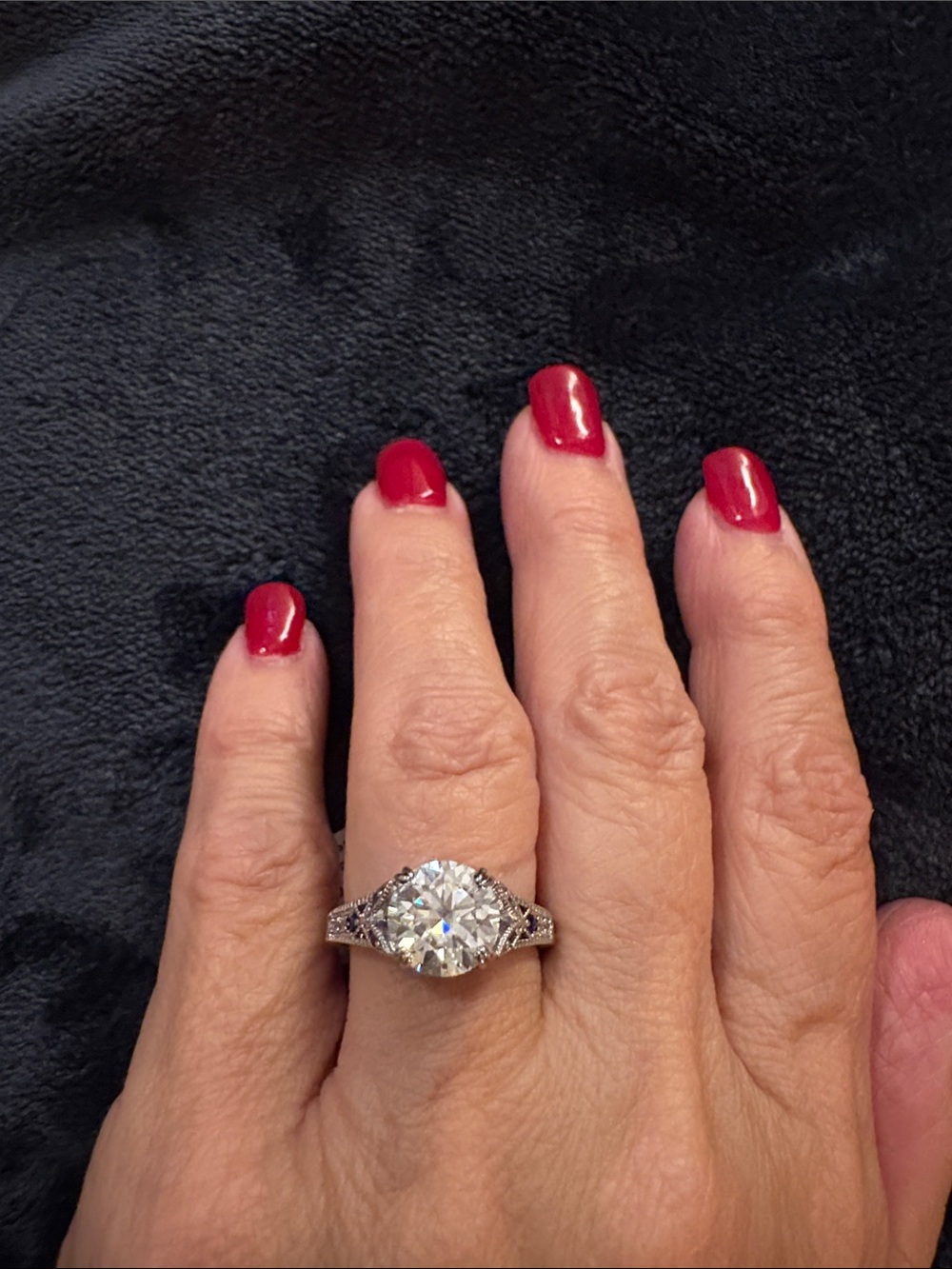 3.0 ct MOISSANITE DIAMOND RING WITH GRA CERTIFICATION SIZE 7 MSRP $829